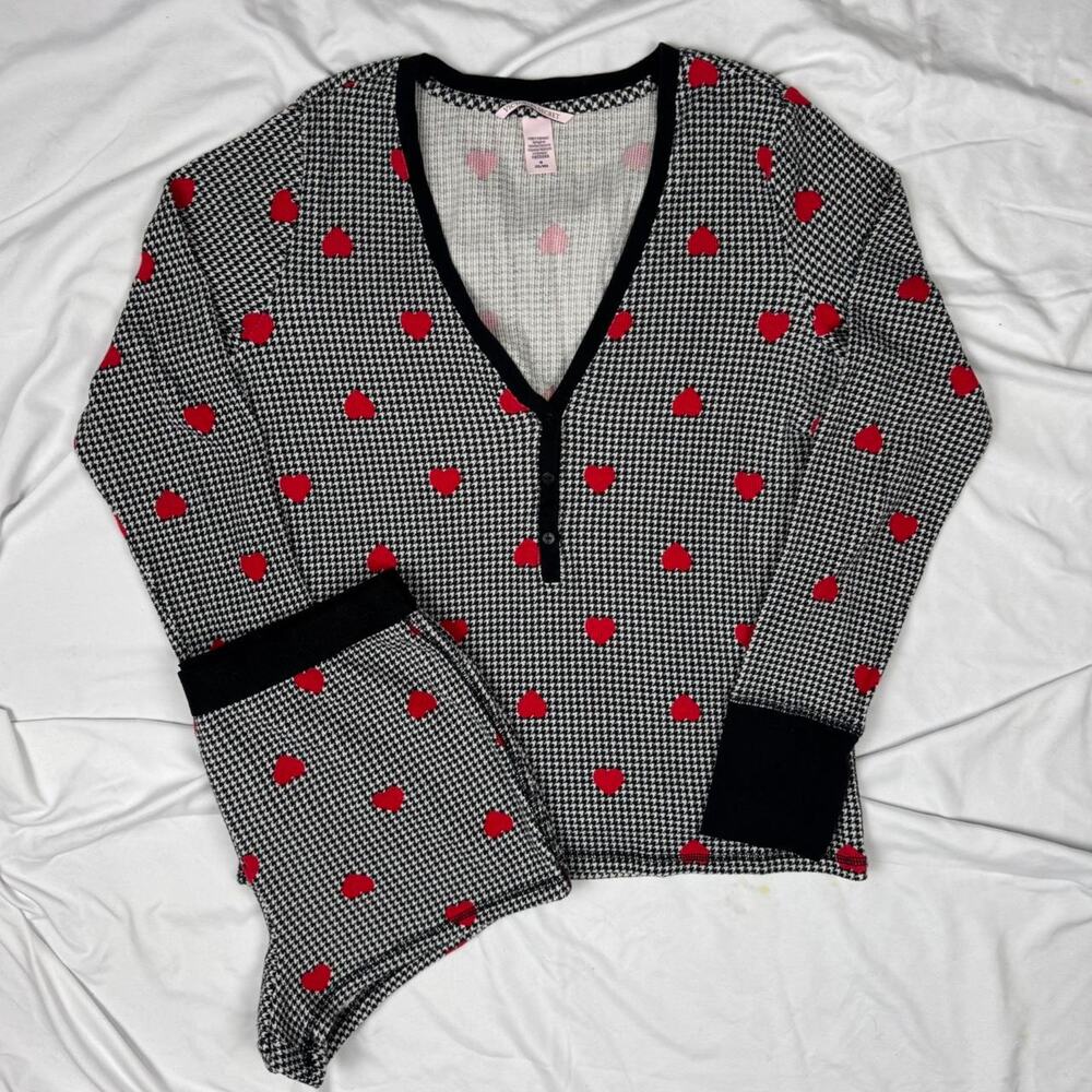 ★ Victoria’s Secret heart print pajama set ★